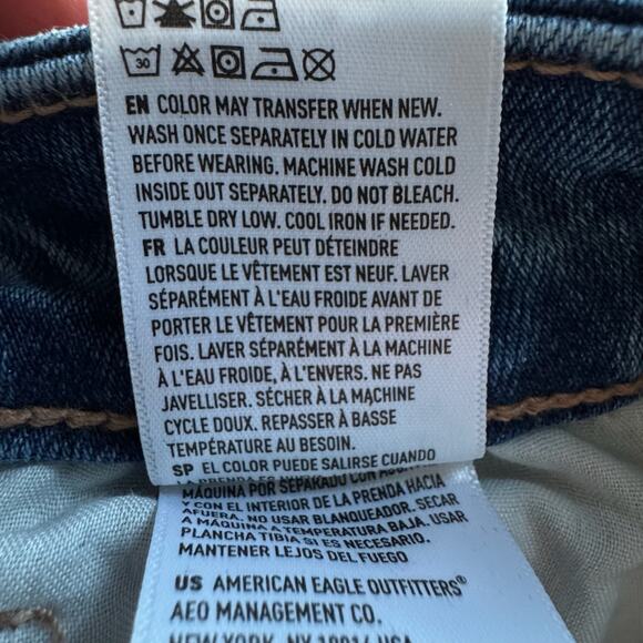 NWT AMERICAN EAGLE Strigid Curvy Mom Jeans - Picture 9 of 10